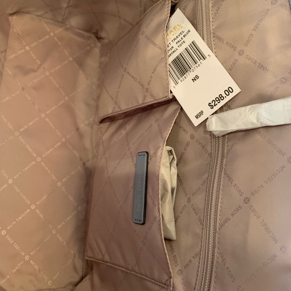 ❌SOLD❌ Michael Kors ♥️ Carryall Tote “medium” - Picture 5 of 7